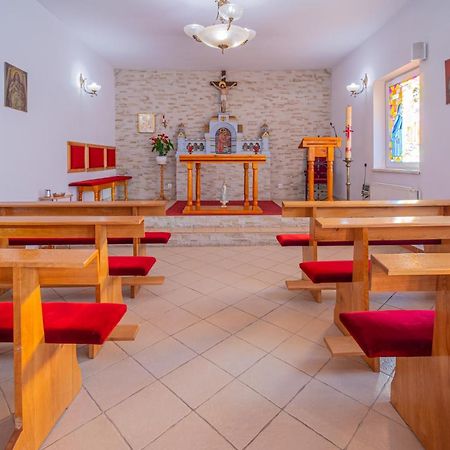 Nadmorski Dom Rekolekcyjny Mrzeżyno Εξωτερικό φωτογραφία